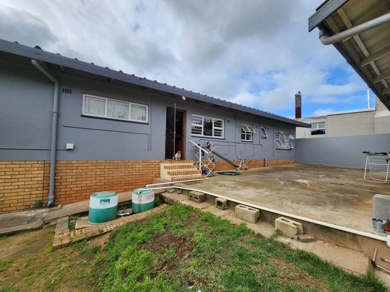 4 Bedroom Property for Sale in Bergzicht Western Cape